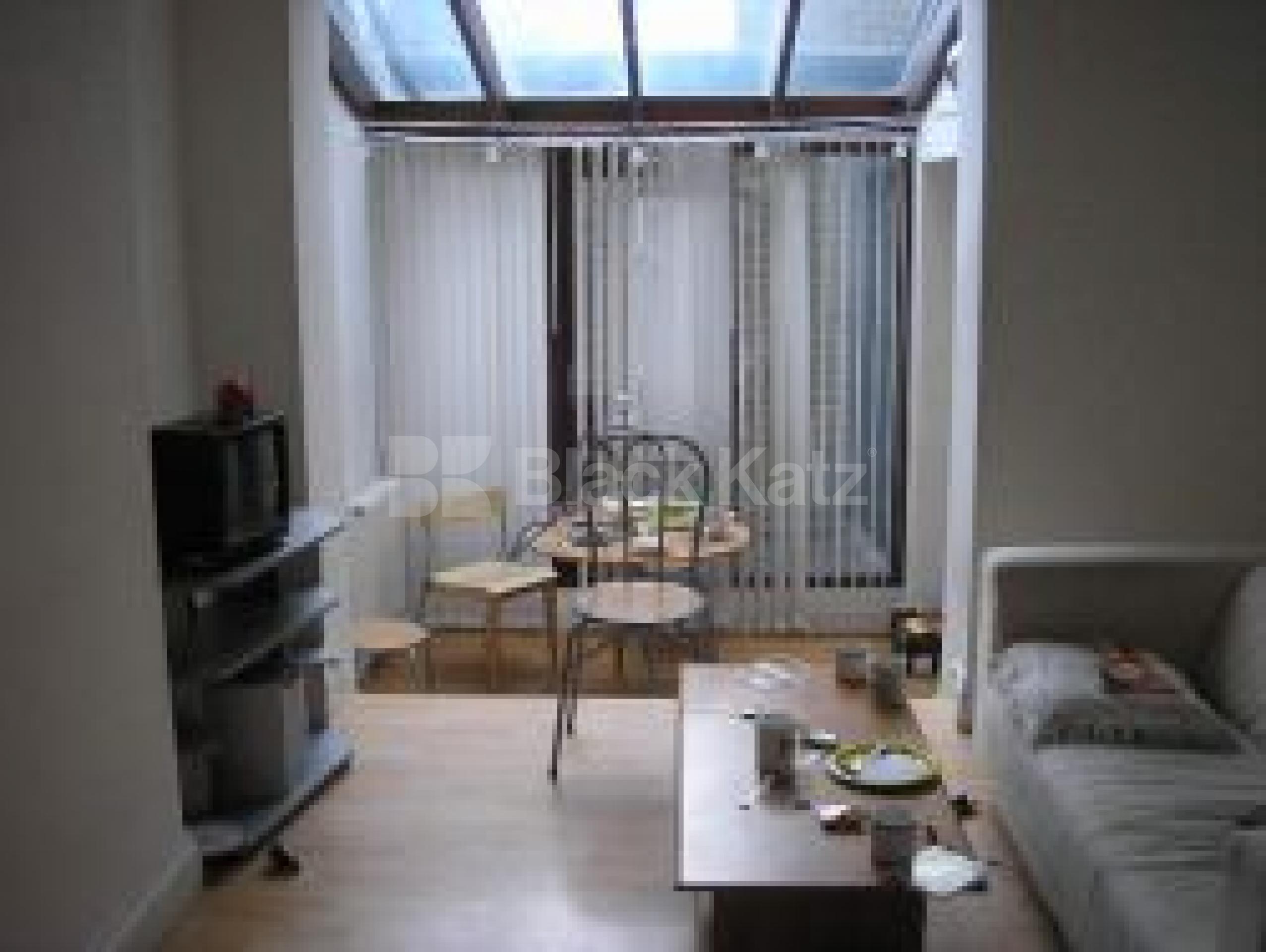 			2 Bedroom, 1 bath, 1 reception Flat			 Edgware Road, EDGWARE RD / WARWICK AVENUE W2 W2